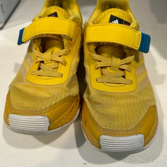 *SOLD*  Adidas x Lego Primeblue sneakers sz 13 little kids and sz 3 big kids - Picture 2 of 8